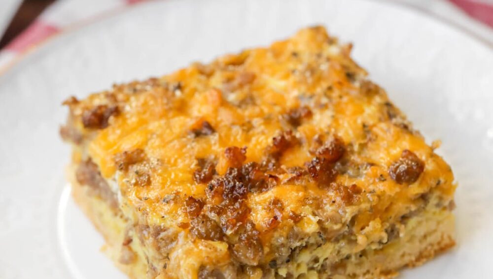 SAUSAGE AND EGG BREAKFAST CASSEROLE